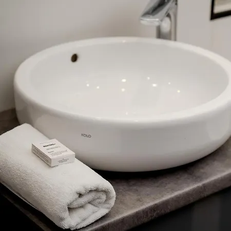 Rodzinne Z Parkingiem Sky Tower Centrum By Renters Apartman Wrocław