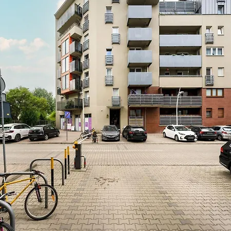 Rodzinne Z Parkingiem Sky Tower Centrum By Renters Wrocław