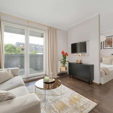 Rodzinne Z Parkingiem Sky Tower Centrum By Renters