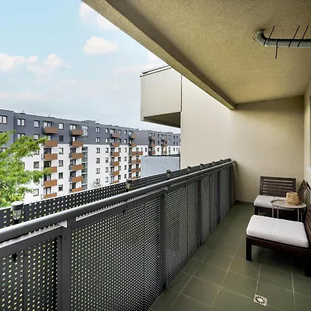 Apartman Rodzinne Z Parkingiem Sky Tower Centrum By Renters Wrocław