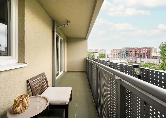 Rodzinne Z Parkingiem Sky Tower Centrum By Renters Lägenhet Wrocław