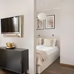 Rodzinne Z Parkingiem Sky Tower Centrum By Renters Daire