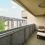 Rodzinne Z Parkingiem Sky Tower Centrum By Renters * Wroclaw