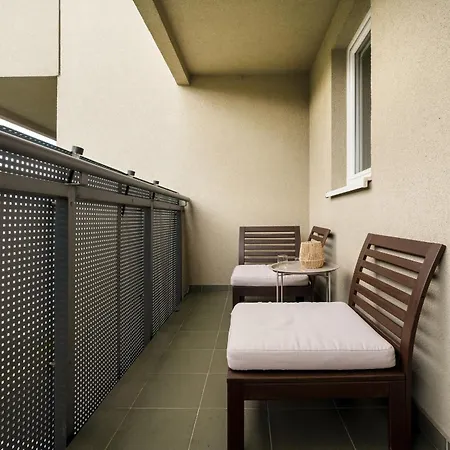 Rodzinne Z Parkingiem Sky Tower Centrum By Renters ורוצלב