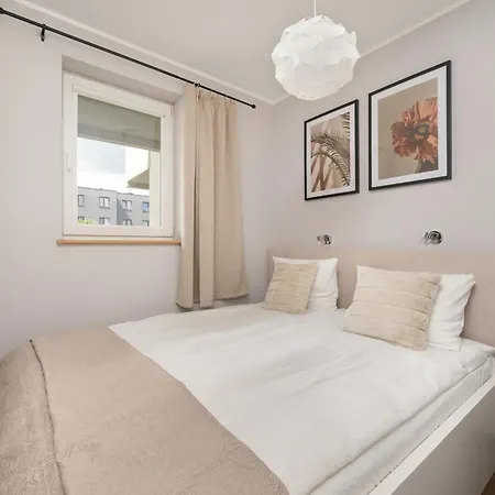 Rodzinne Z Parkingiem Sky Tower Centrum By Renters * ורוצלב