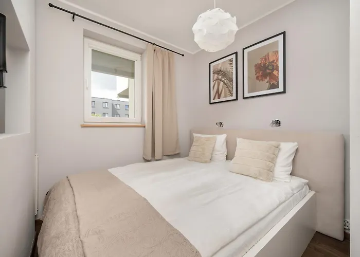 Rodzinne Z Parkingiem Sky Tower Centrum By Renters * Breslavia