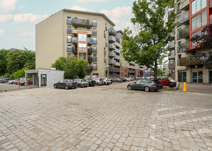 Rodzinne Z Parkingiem Sky Tower Centrum By Renters * Breslavia